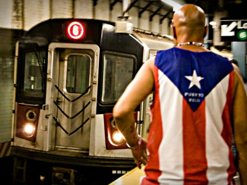 Man wearing a Puerto Rico T-shirt in NYC