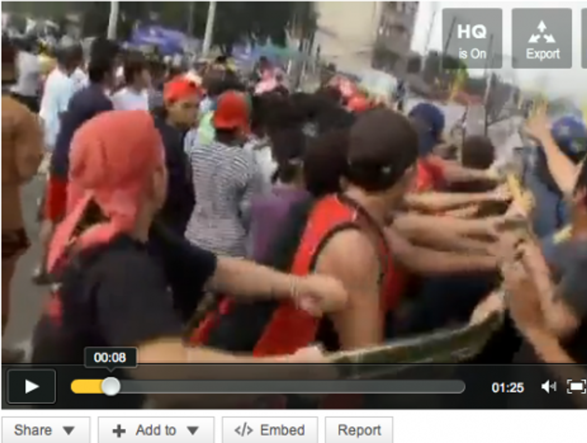 Manila Settlers Scuffle With Police