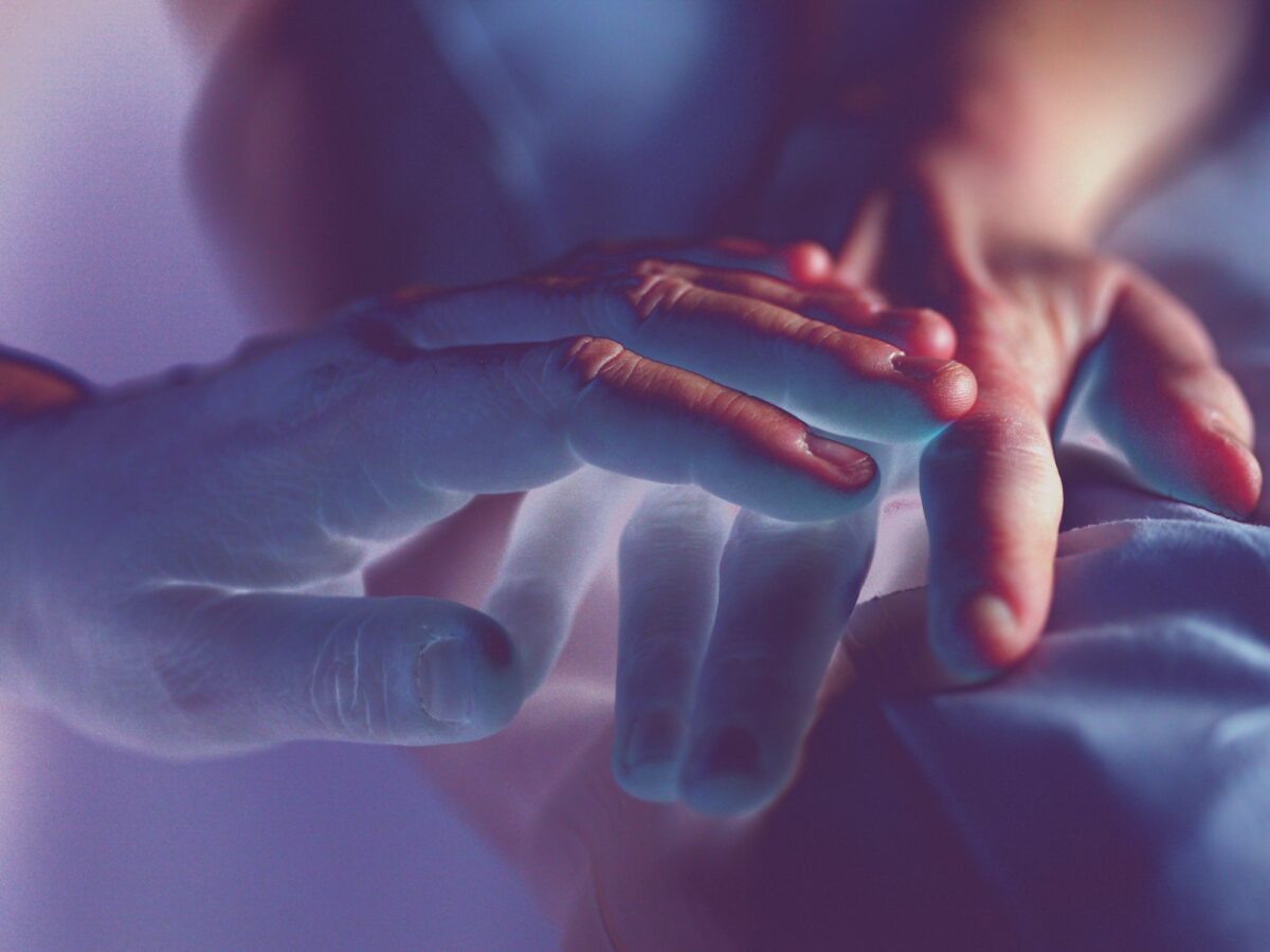 The Perilous Gurus Of Online Psychology, From Reiki To "Touch Therapy" As Sex Abuse Cure