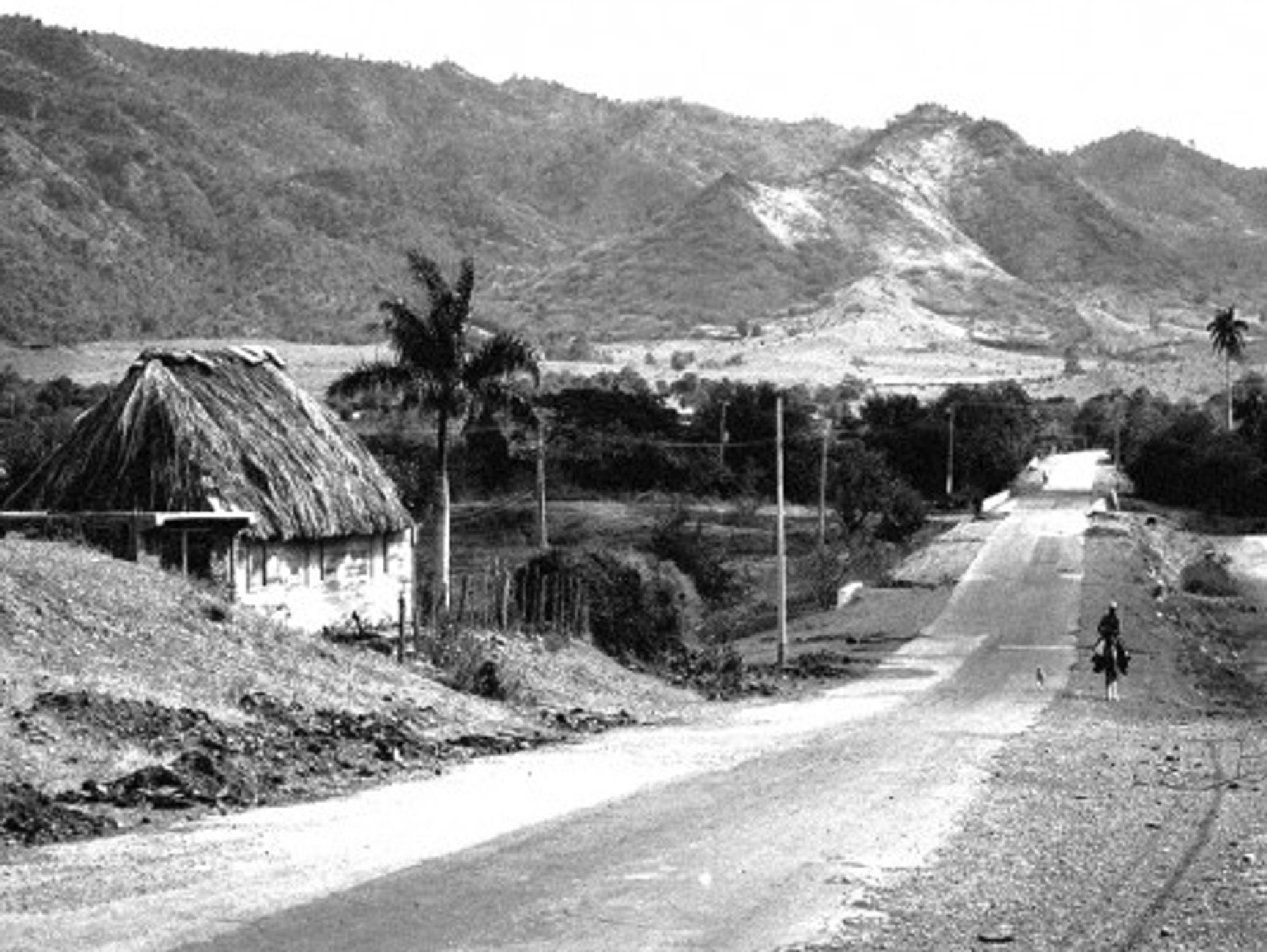 Marea del Portillo, Cuba, with foothills of the Sierra Maestra in the background (Martin Cathrae)