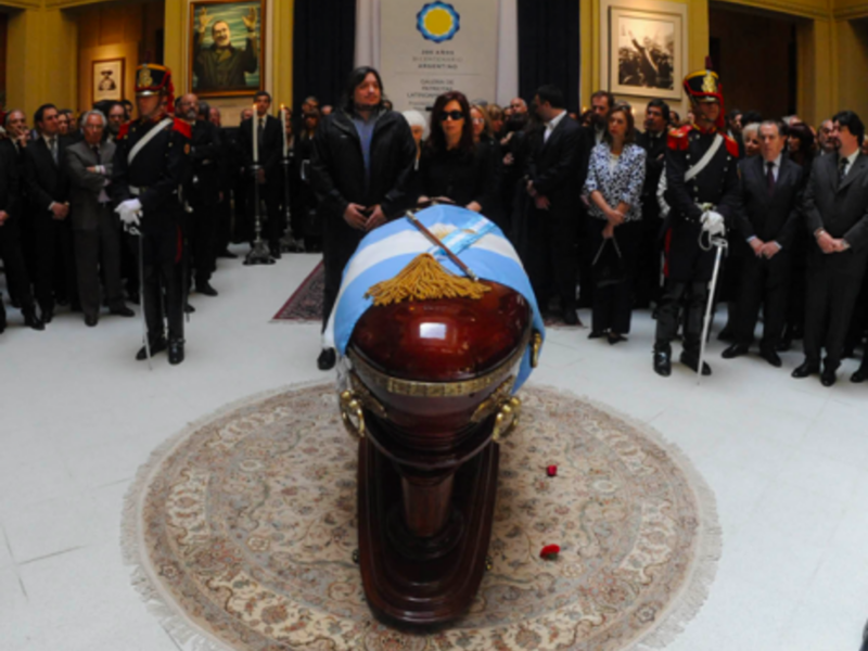 Maximo and Cristina Kirchner at the 2010 funeral of Nestor Kirchner (Wikipedia)
