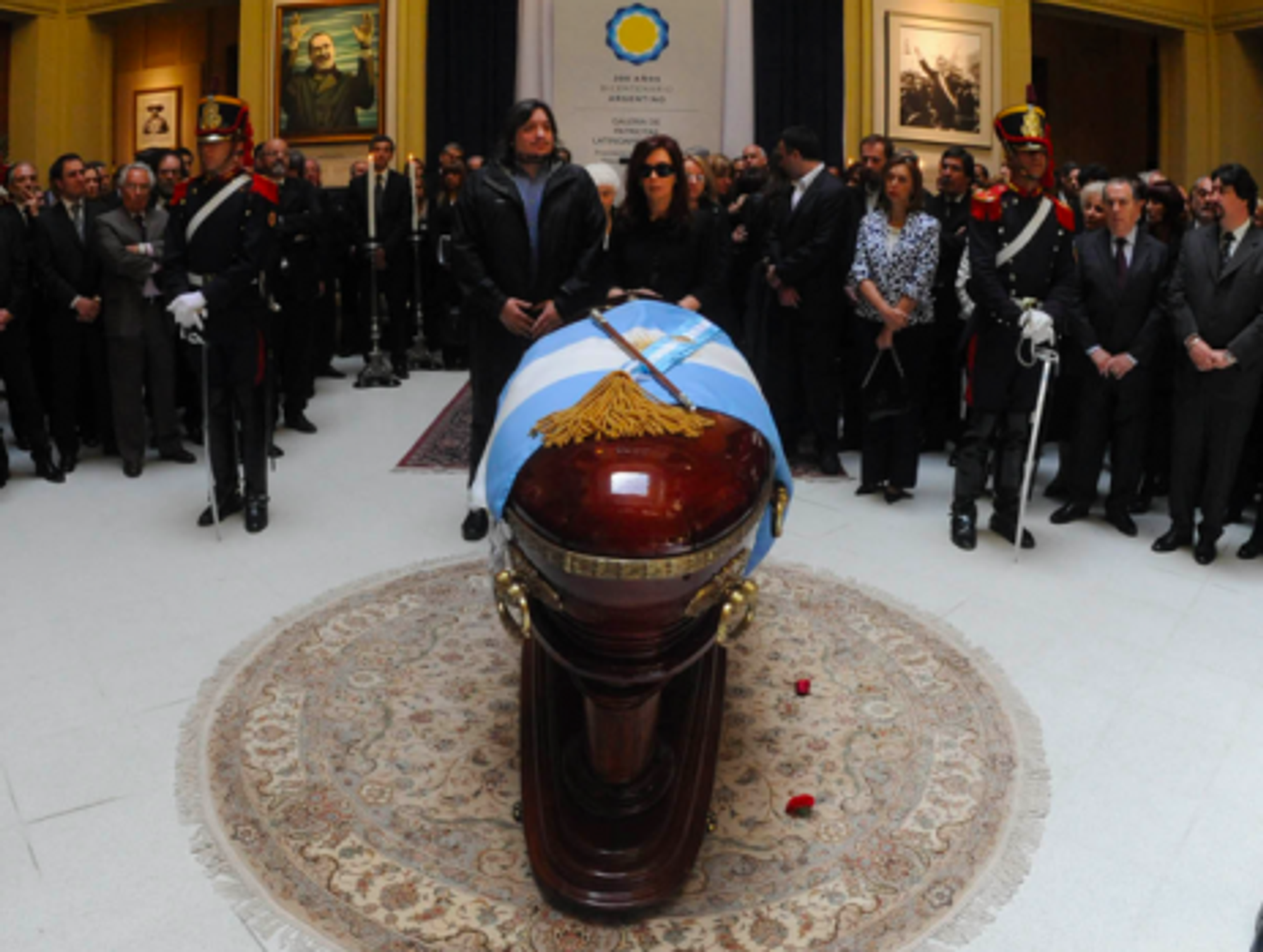 Maximo and Cristina Kirchner at the 2010 funeral of Nestor Kirchner (Wikipedia)