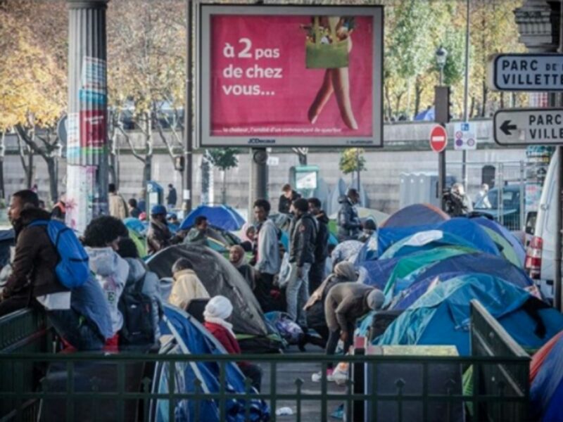 Migrant camp in Stalingrad, Paris on Oct. 31