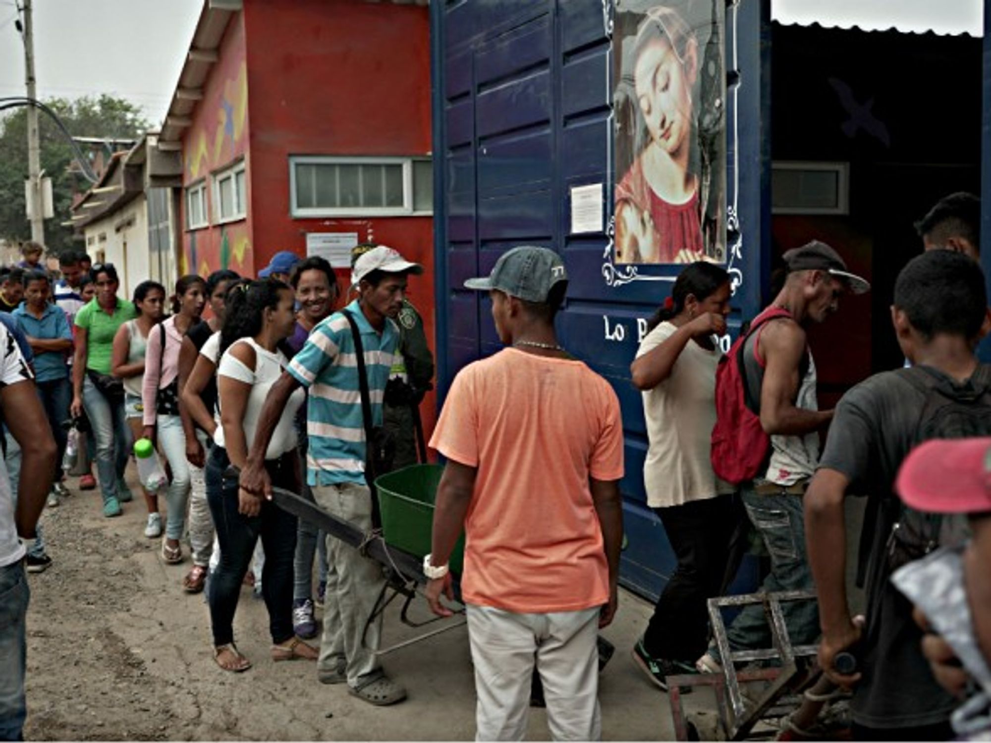 Migrants on the border of Venezuela and Colombia