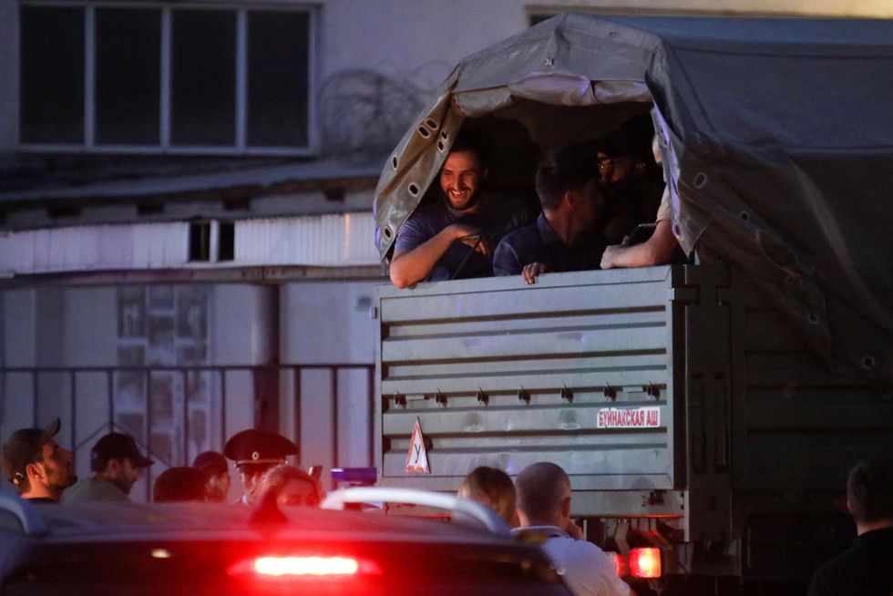Mobilized reservists arrive at a republican recruitment centre.