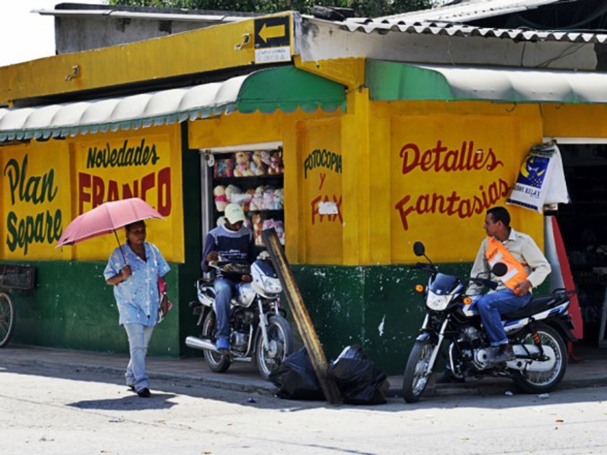 Modern street scene, Aracataca, Colombia