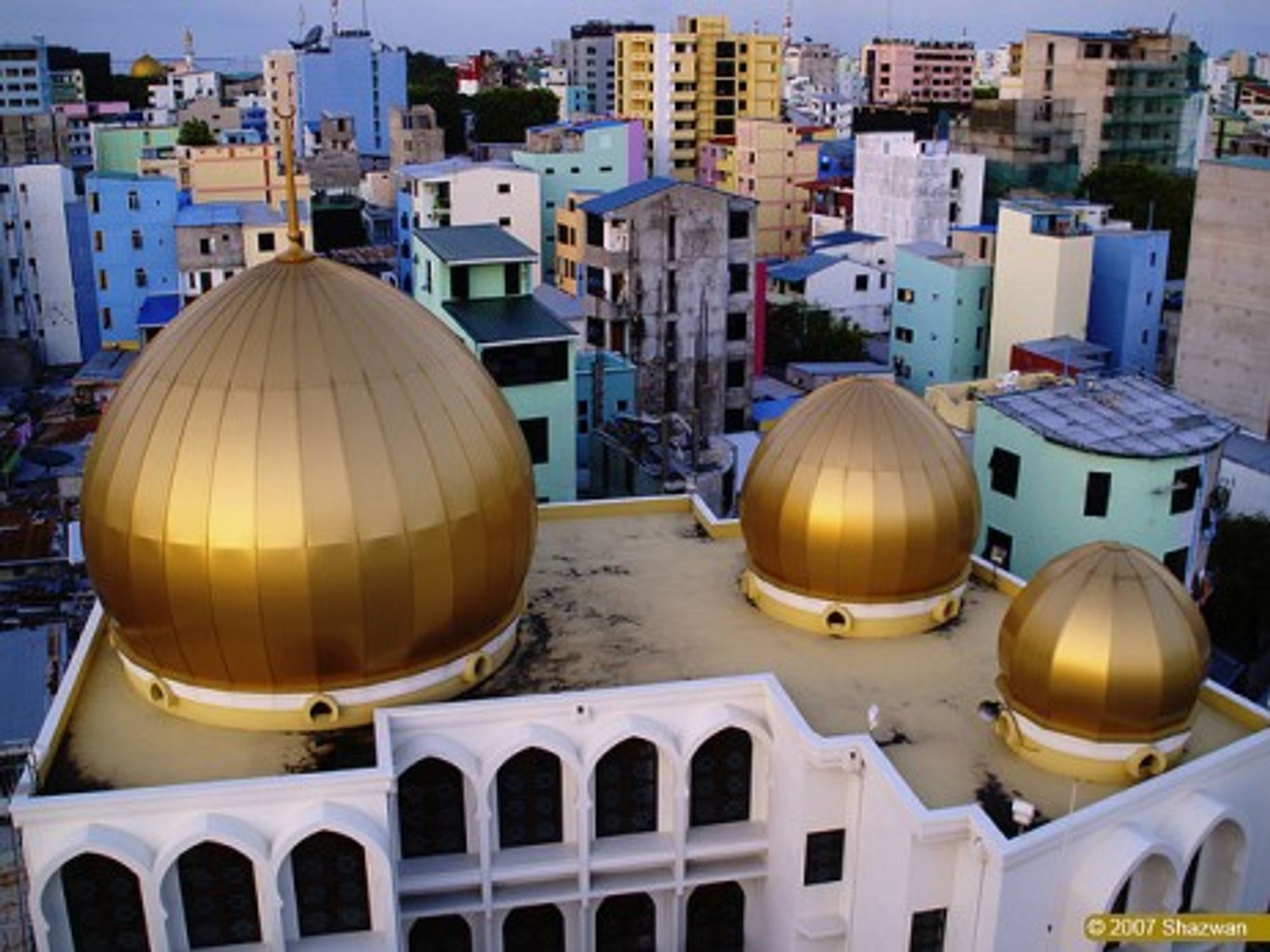 Mosque in Male, Maldives (Shazwan)