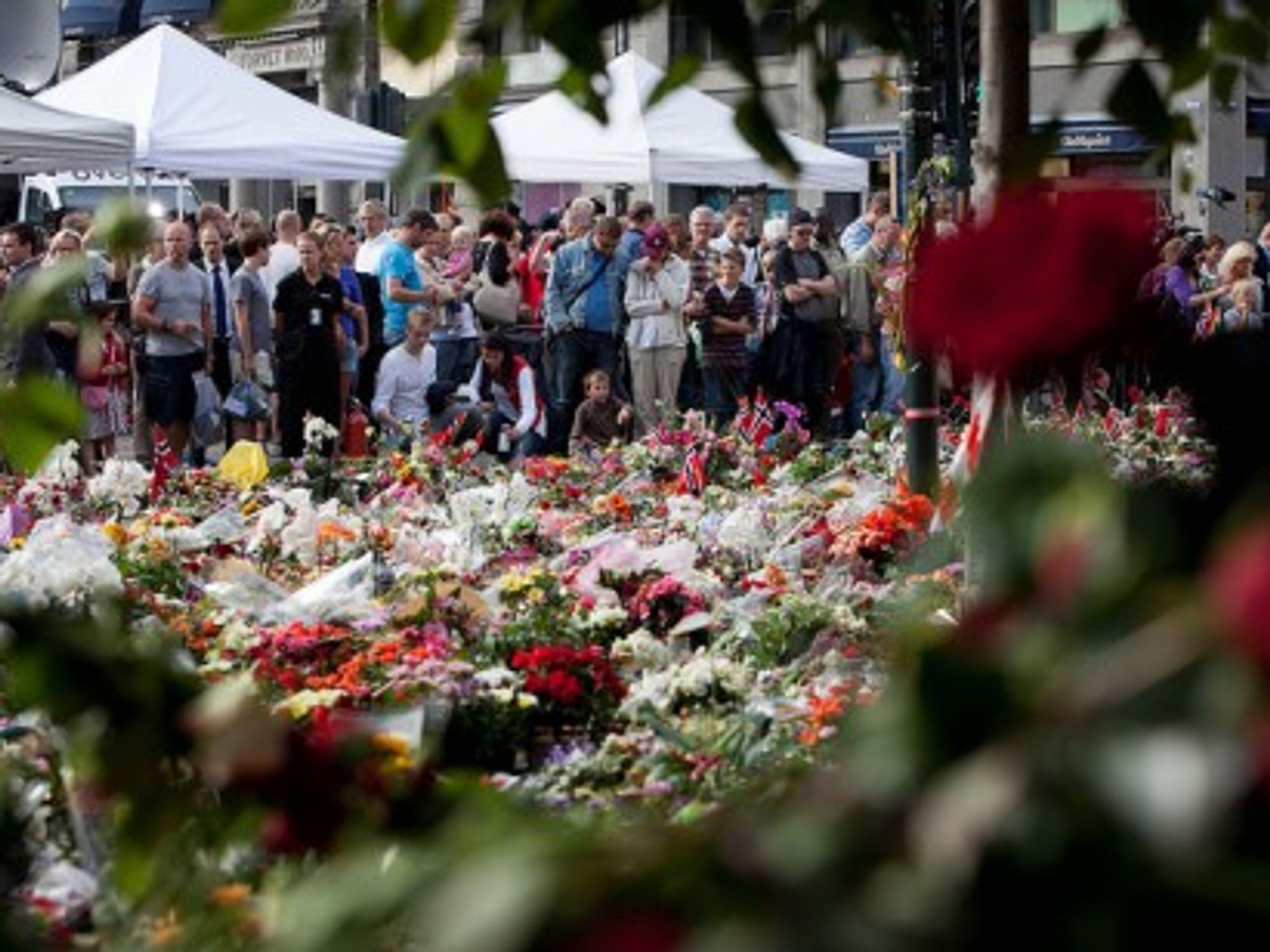 Mourners in Oslo (Jørund Myhre)