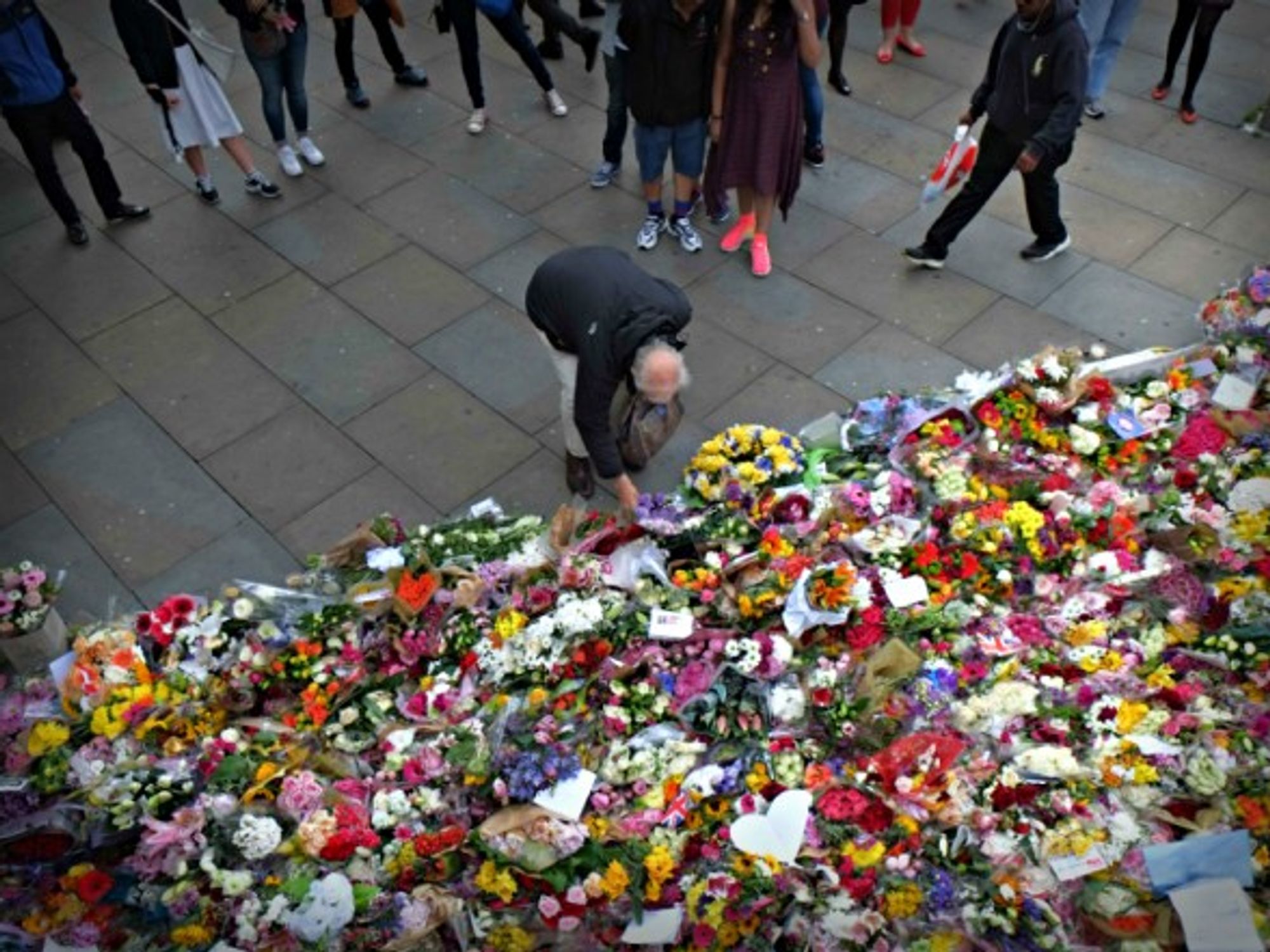 Mourning at London Bridge