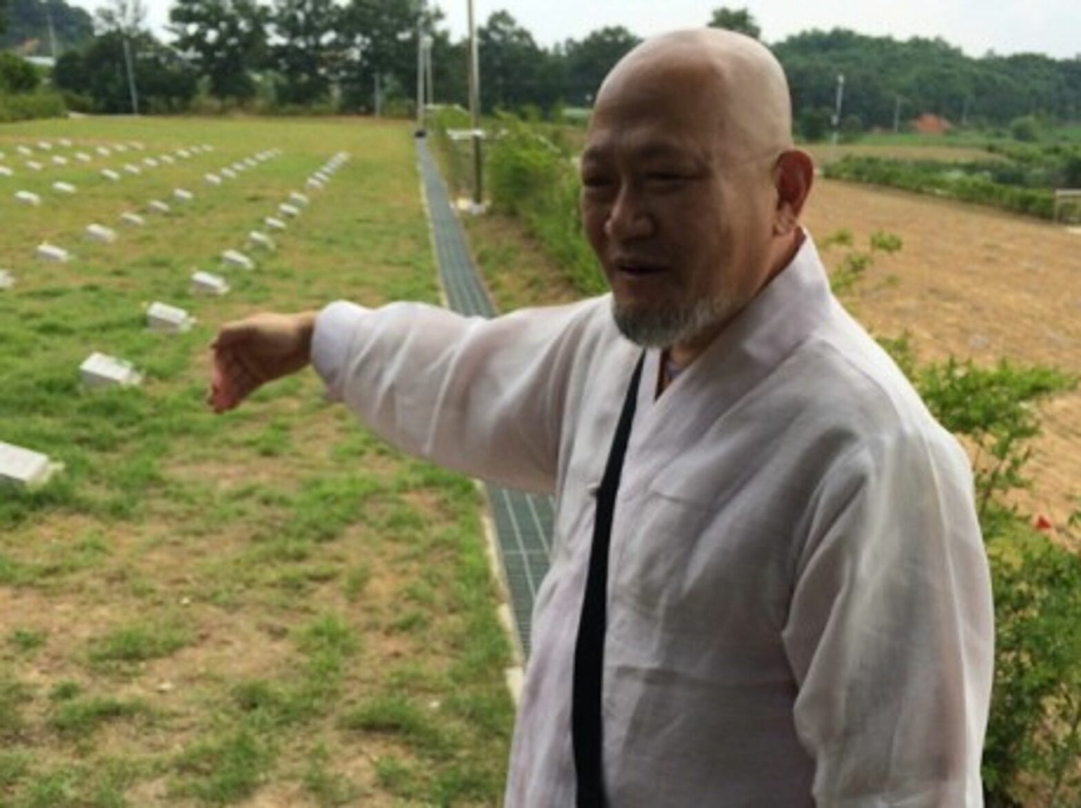 Muk-gai in the graveyard