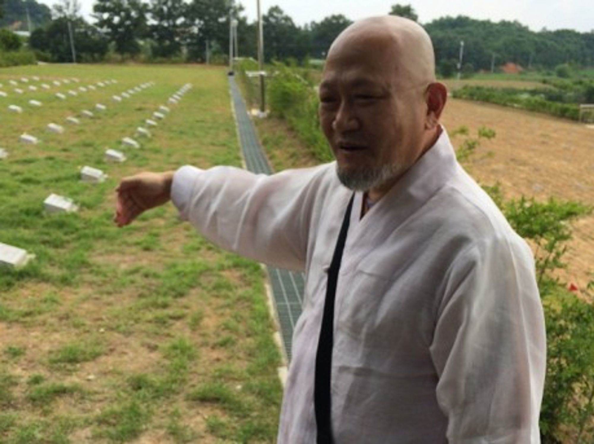 Muk-gai in the graveyard