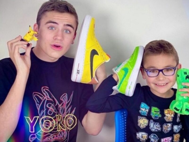 Neo & Swann, two young popular French YouTubers