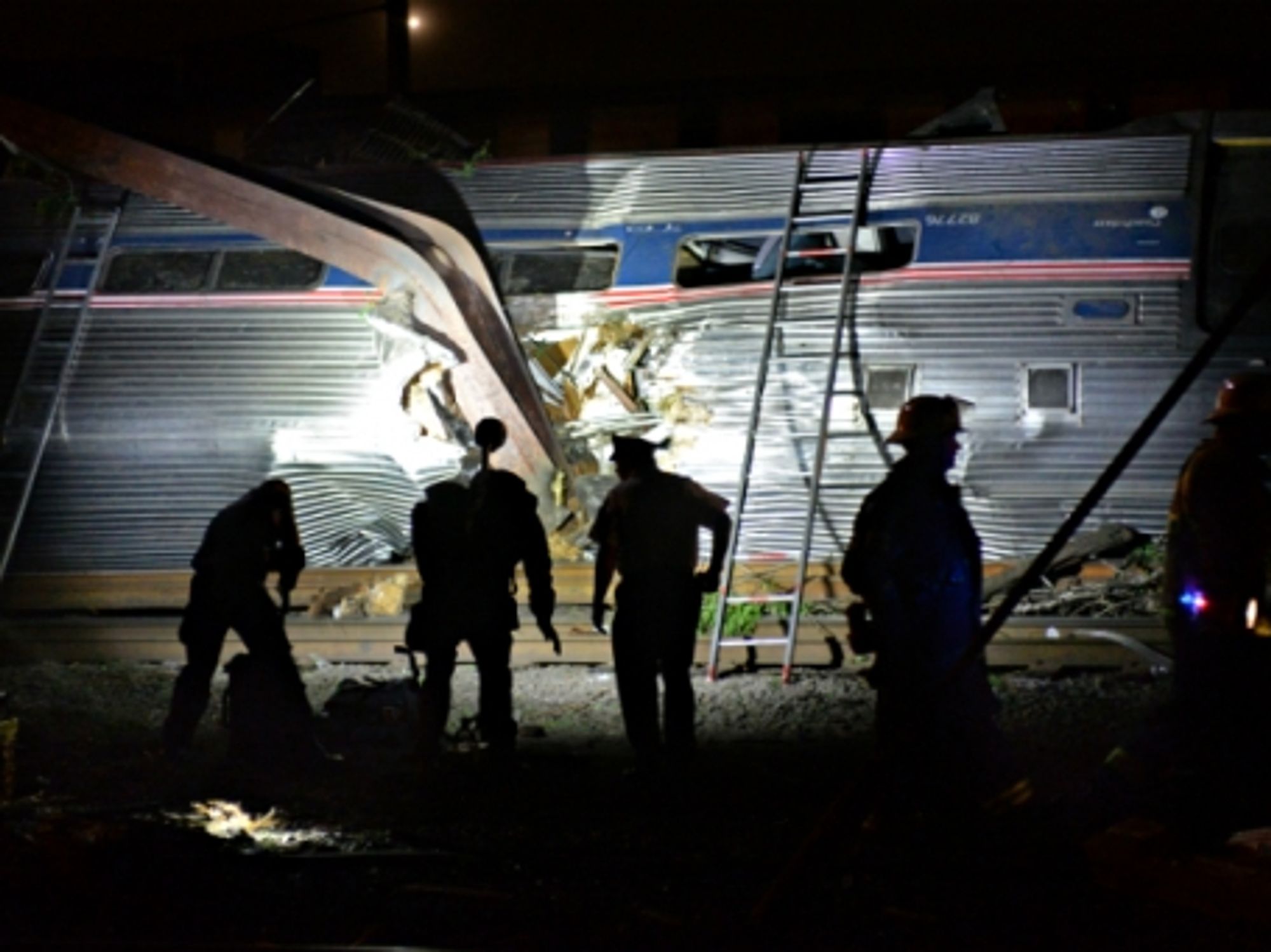 Nepal Toll, Philly Train Crash, Cannes Opens