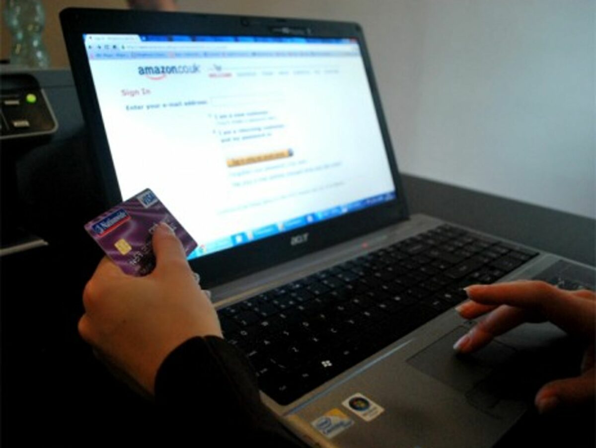 New measures are being taken to protect Internet users' bank details (Bertrand Hauger)