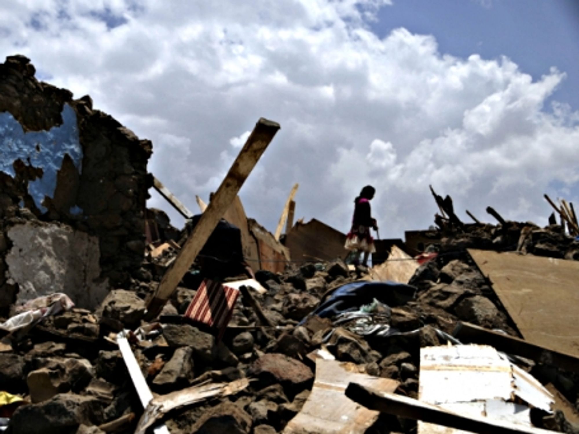 New Nepal Quake, Francois And Fidel, Jetpack Daredevils