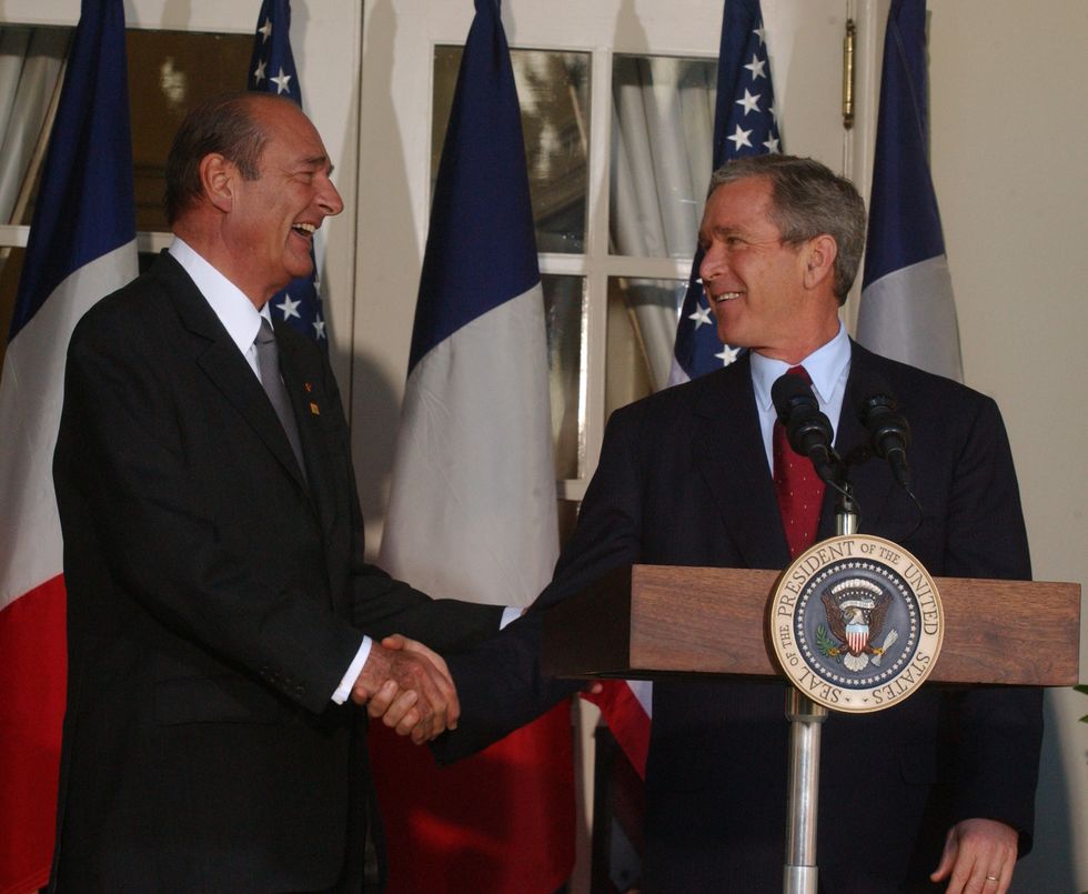 November 6, 2001, Washington, USA: United States President George W. Bush and French President Jacques Chirac in the Oval Office of the White House