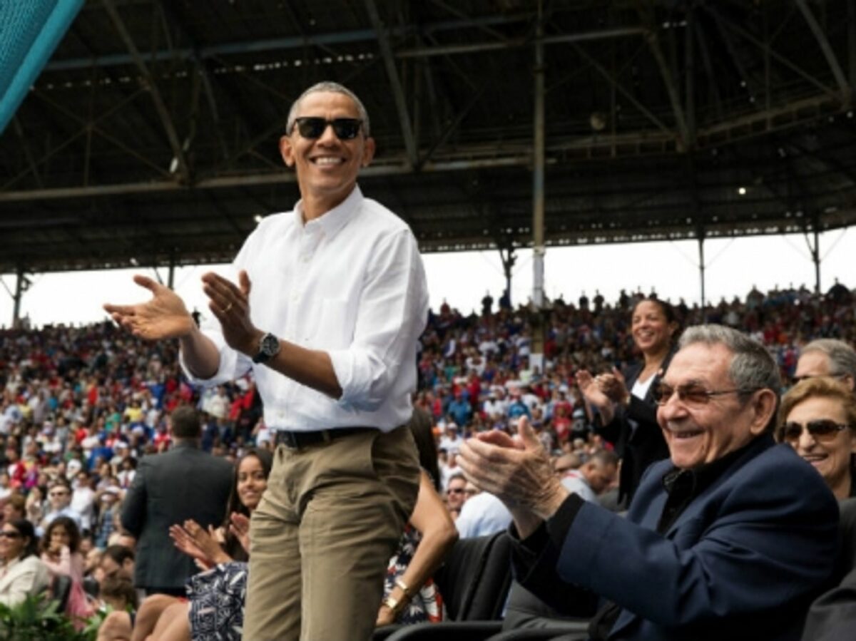 Obama and Cuban President Raul Castro
