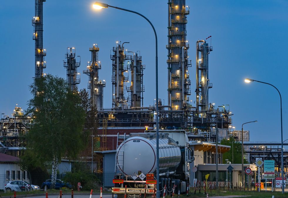 Oil refinery in Germany receiving oil from Russia