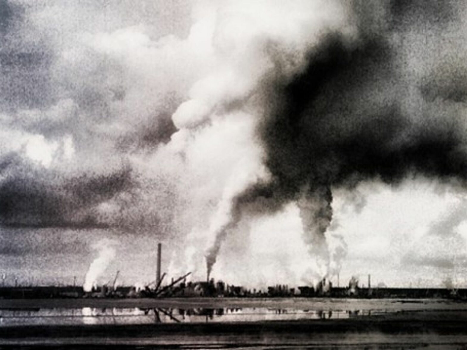 Oil sands exploitation in Fort MacKay, Albertra
