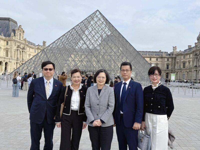 On facebook former president of Taiwan I have arrived in Paris, France. Today, I will go to the Louvre, and I will also meet and exchange with good friends of France, continue to convey Taiwan's belief in democracy, freedom and human rights, and deepen the partnership with France.