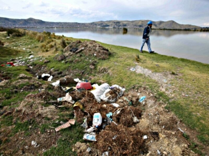 On the polluted shores of Lake Titicaca