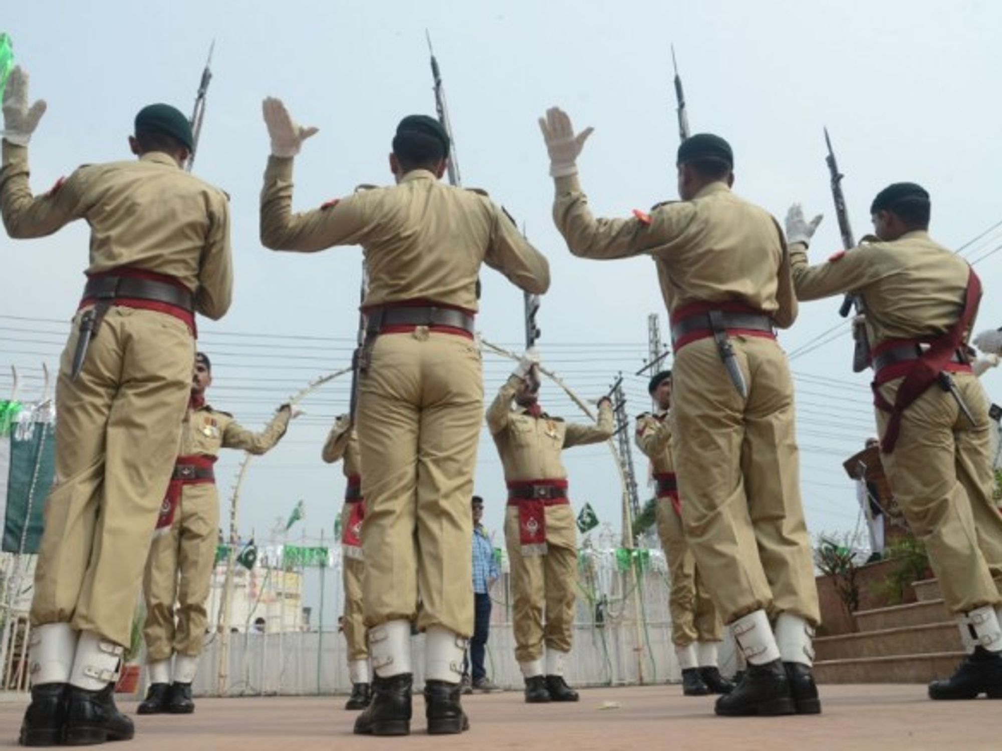 Pakistani soldiers honor martyrs earlier this month