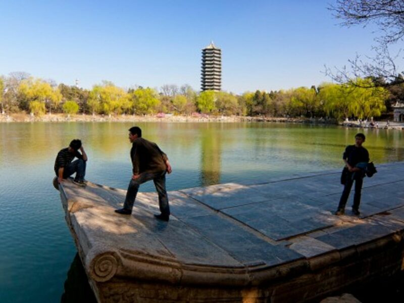 Peking University's lake and pagoda (ML_Duong)