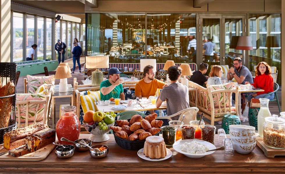 People having brunch at Mama Shelter.​