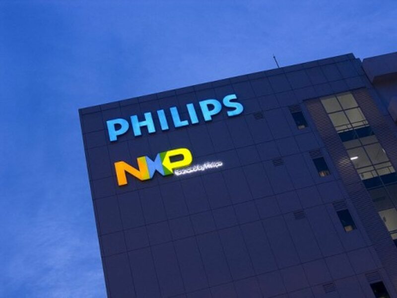 Philips light sign in Singapore (chuwasg)