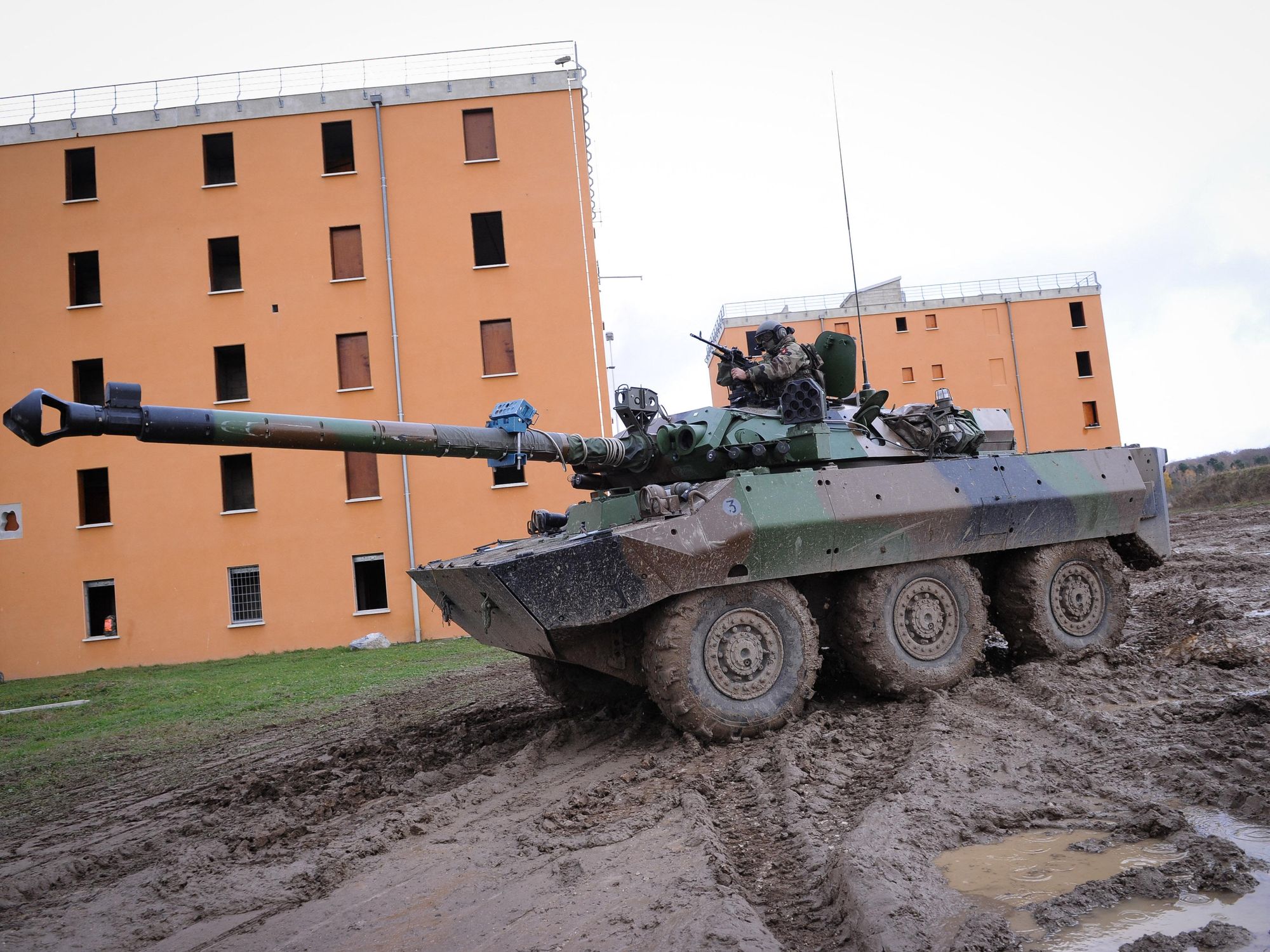 Photo France's AMX-10 RC light tanks