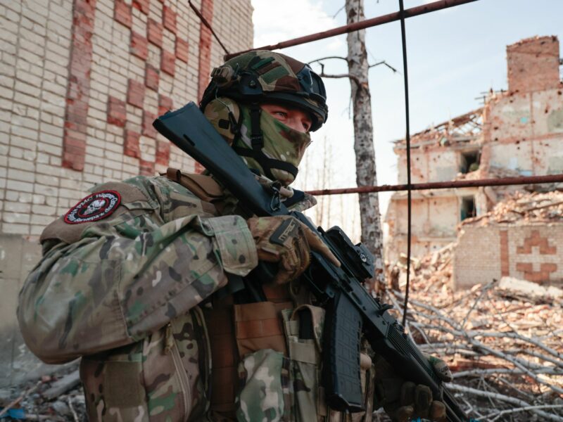 Photo of a A Wagner Group soldier in the city of Artyomovsk (Bakhmut), in the Kiev-controlled area of the Donetsk People's Republic.