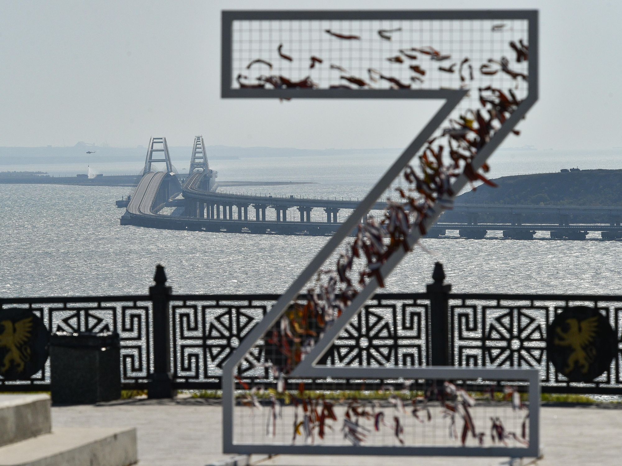 Photo of a big letter Z in steel, overlooking the Kerch bridge that links Crimea to mainland Russia