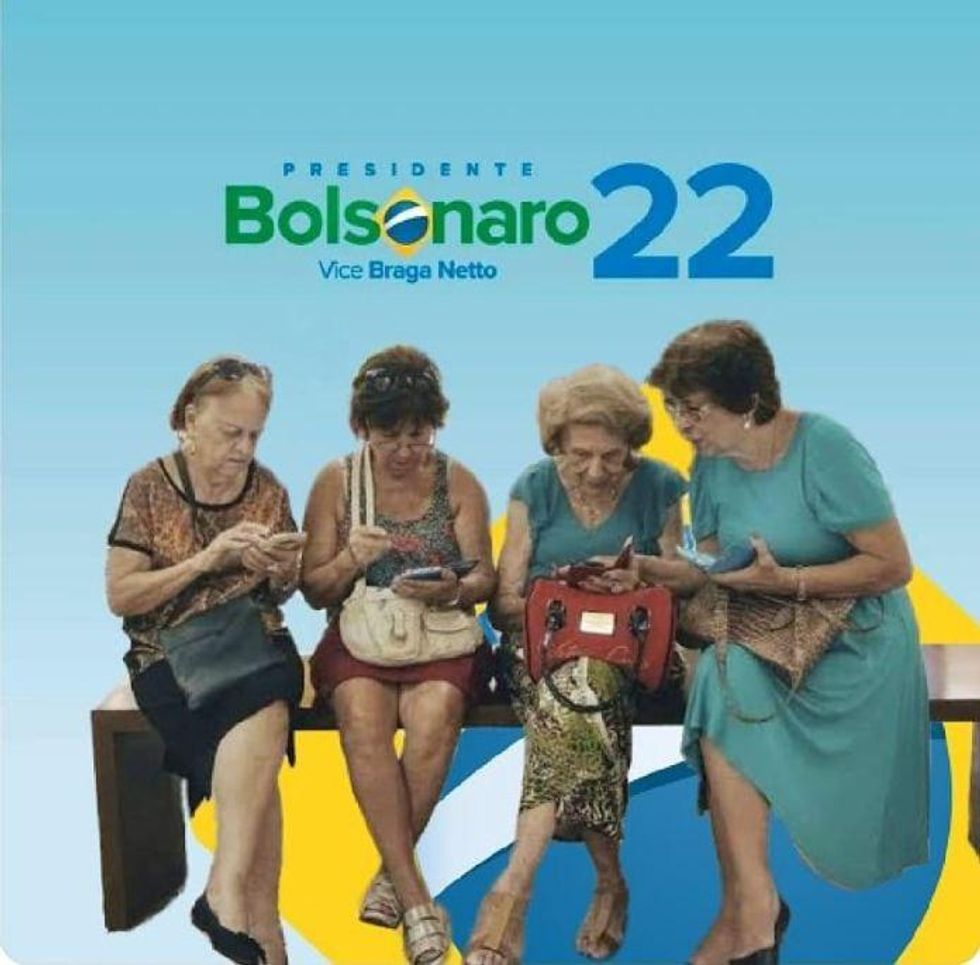 Photo of a Bolsonaro campaign ad featuring four old women looking at their phones