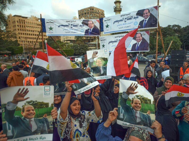 Photo of a crowd of El-Sisi supporters celebrating in Cairo on Dec. 18