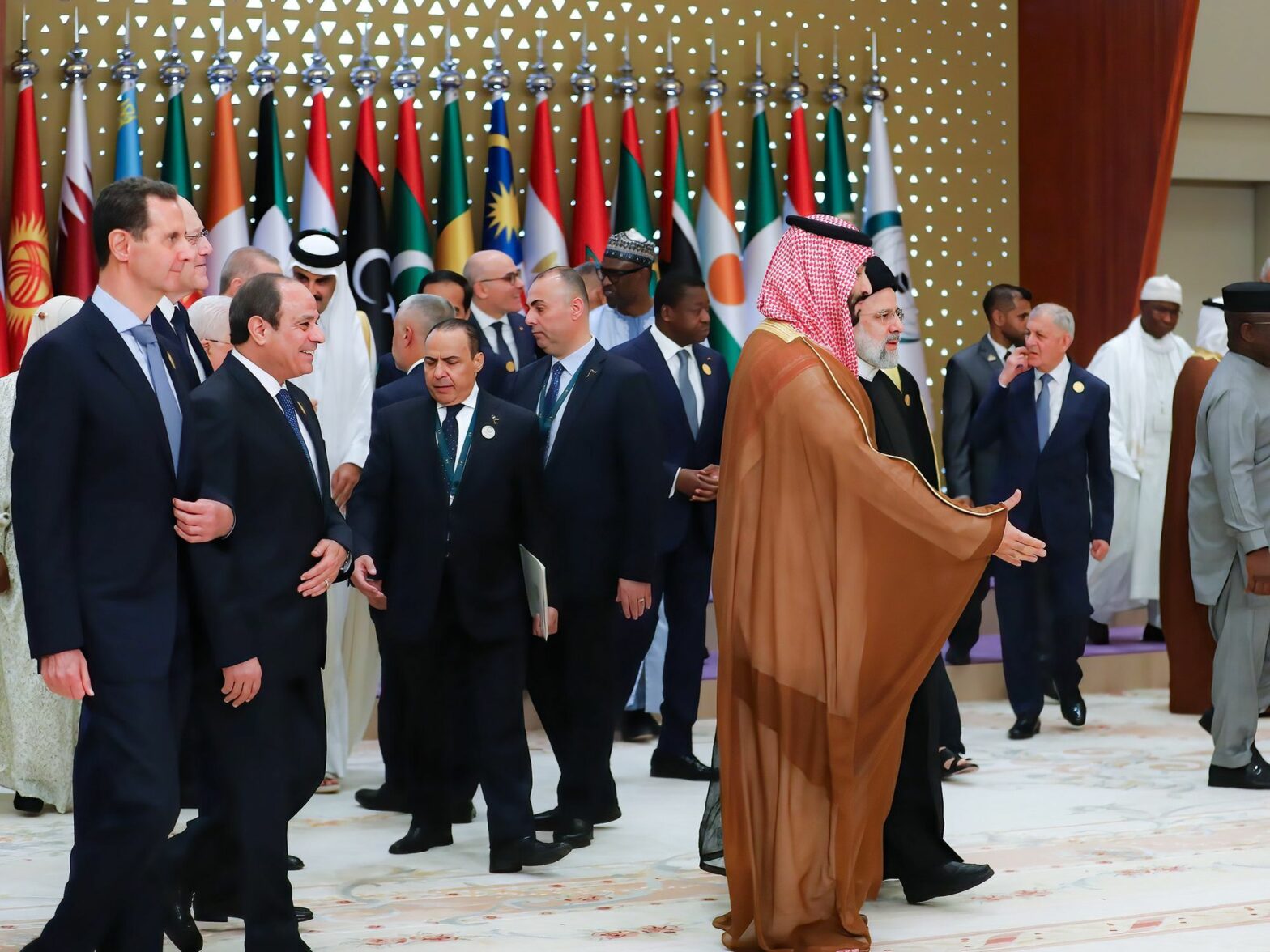 Photo of a gathering of Arab world leaders in Riyadh, Saudi Arabia on November 11, 2023.