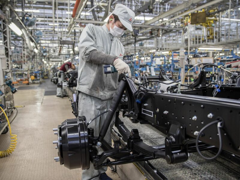 Photo of a Japanese car manufacturer in Japan assembling parts