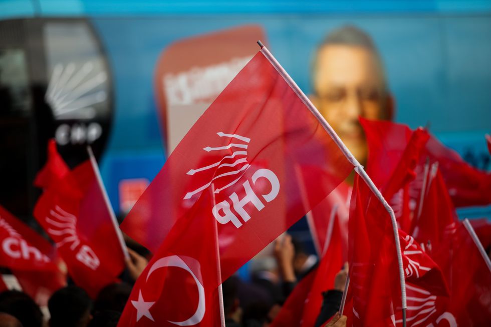 Photo of a people waving CHP flags at a meeting in Gaziantep, Turkey, on March 25