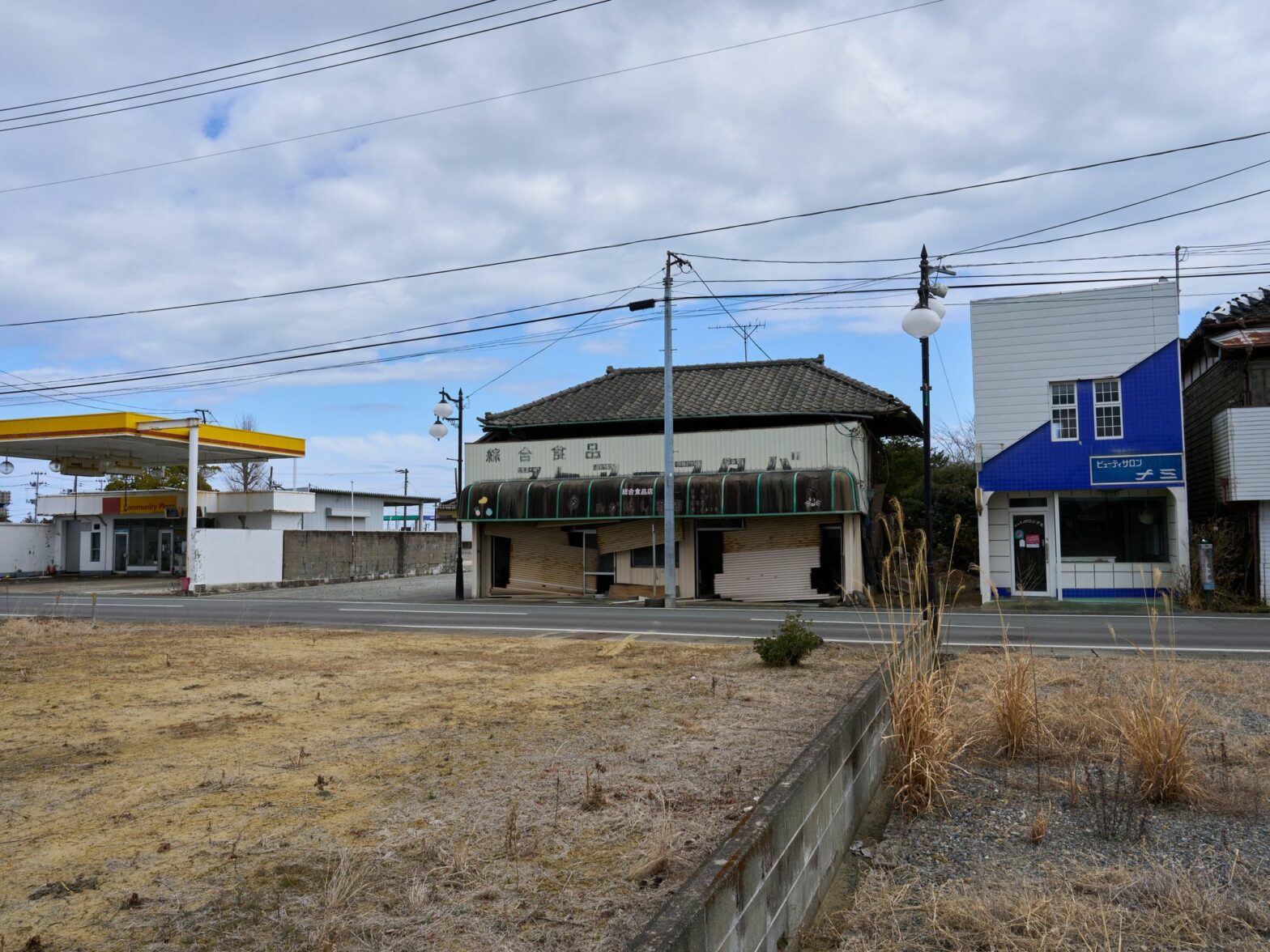 photo of abandoned houses in fukushima