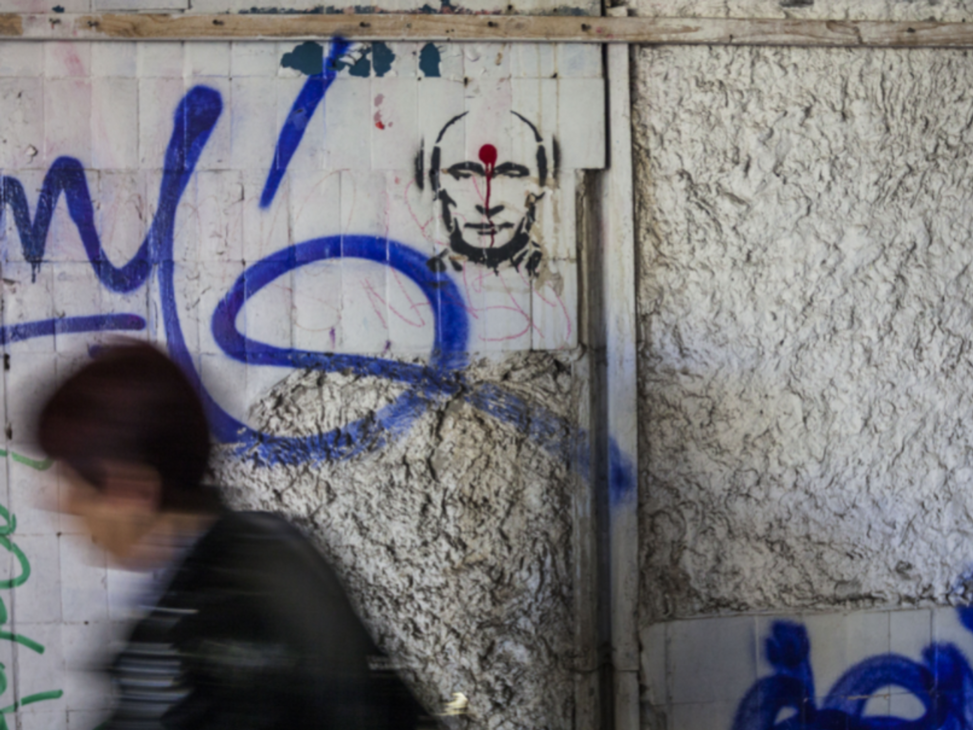 Photo of an ​anti Putin graffiti in Chernigov's subway, Ukraine