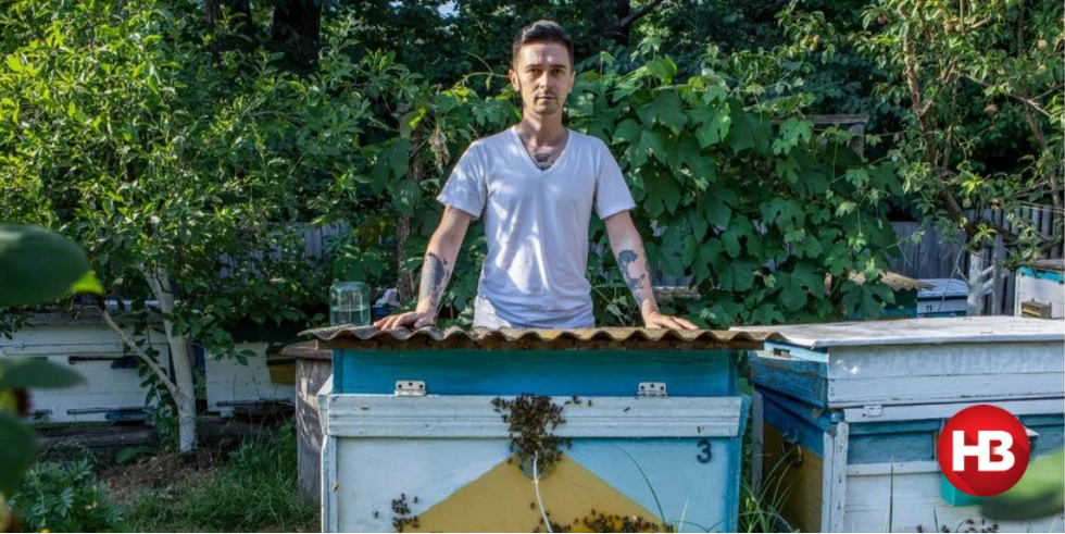 Photo of Artur Ozerov built coffins, some of which were destined for Bucha