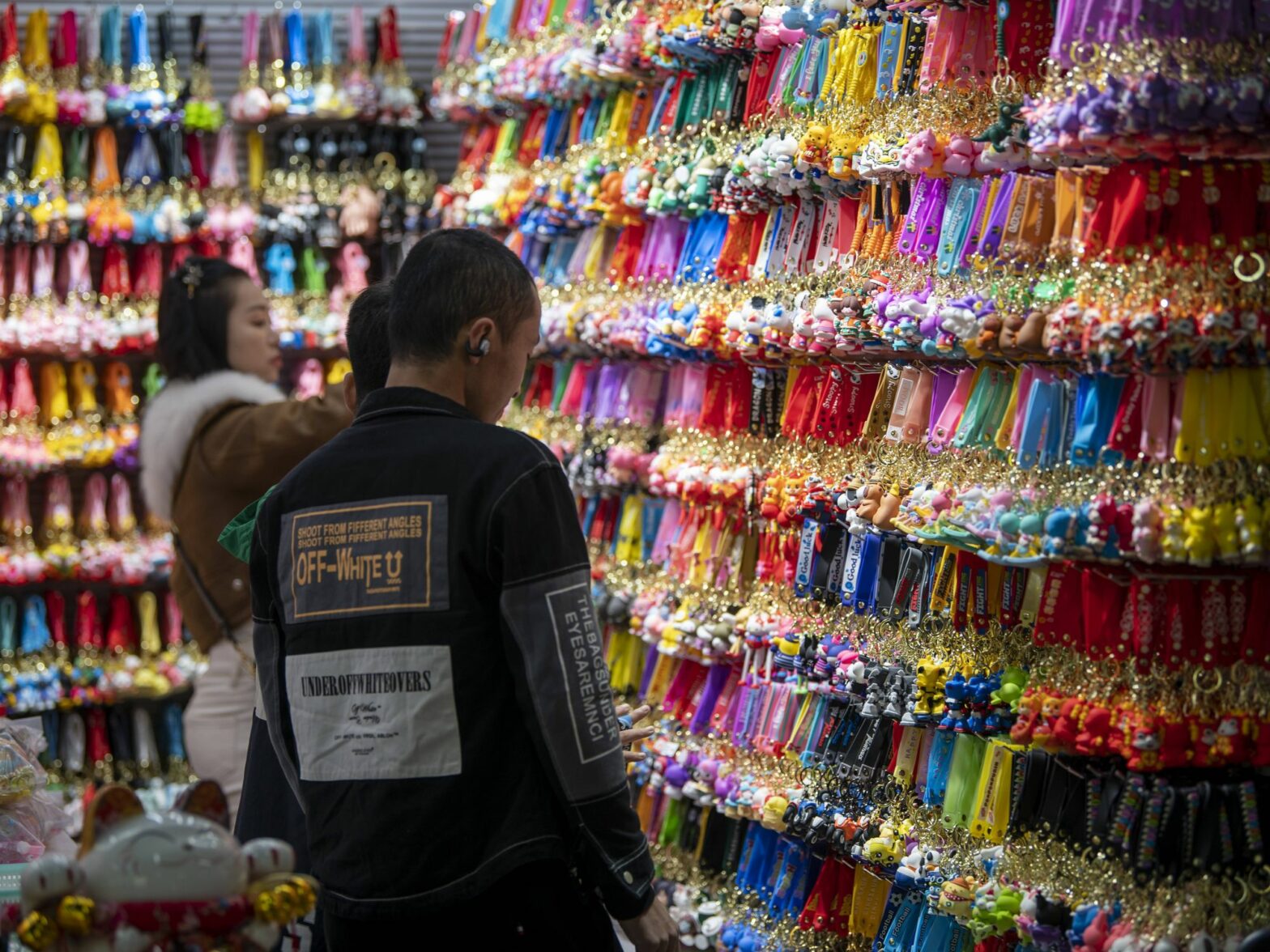 Photo of customers at the Yiwu International Trade Market in China.