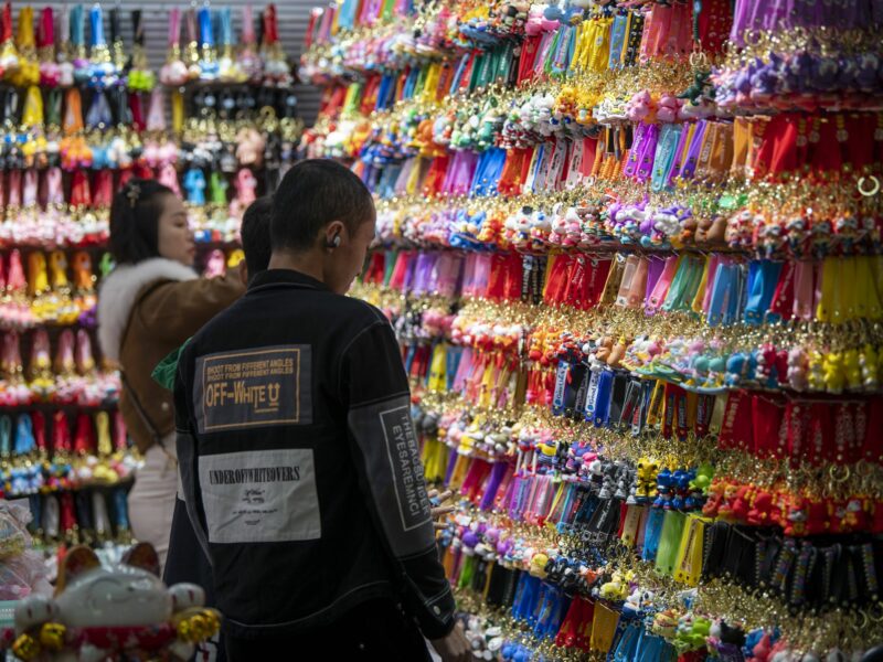 Photo of customers at the Yiwu International Trade Market in China.