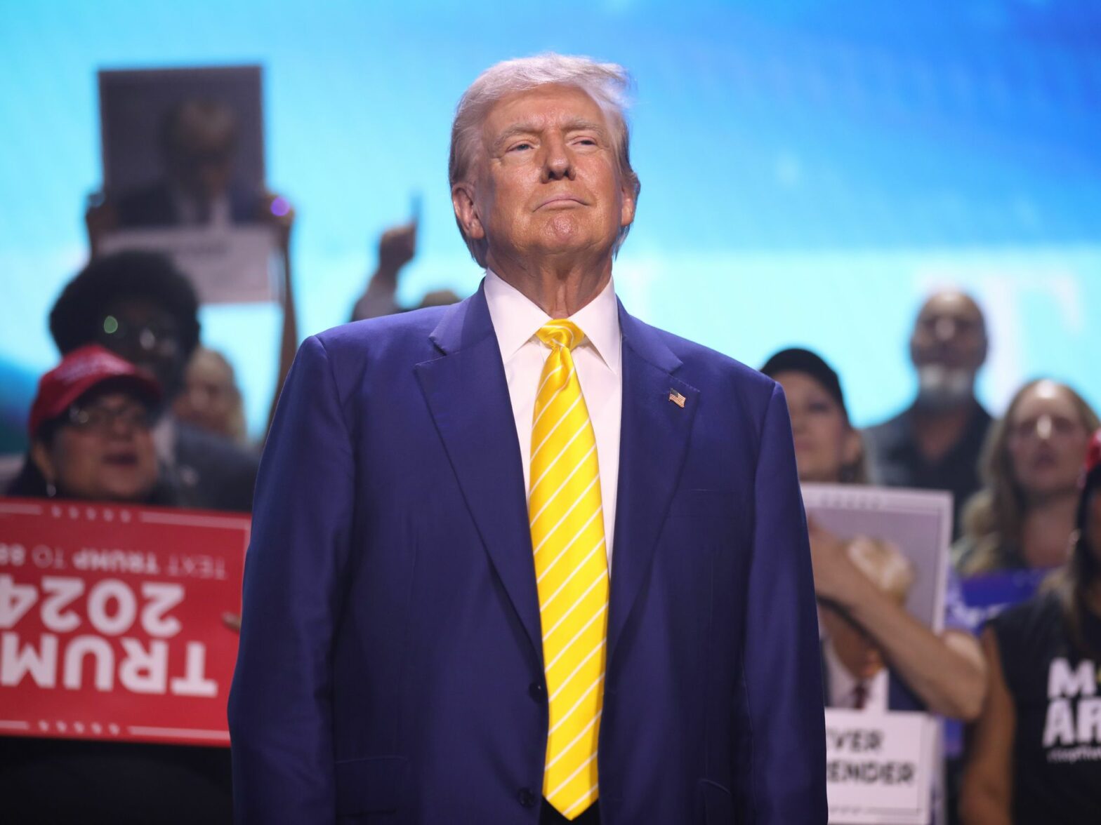Photo of Donald Trump at a campaign rally in Phoenix, Arizona on June 6