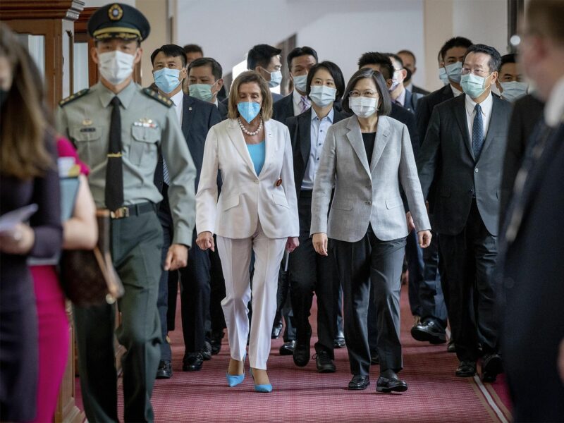 Photo of ​Nancy Pelosi and Taiwanese President Tsai Ing-wen walking