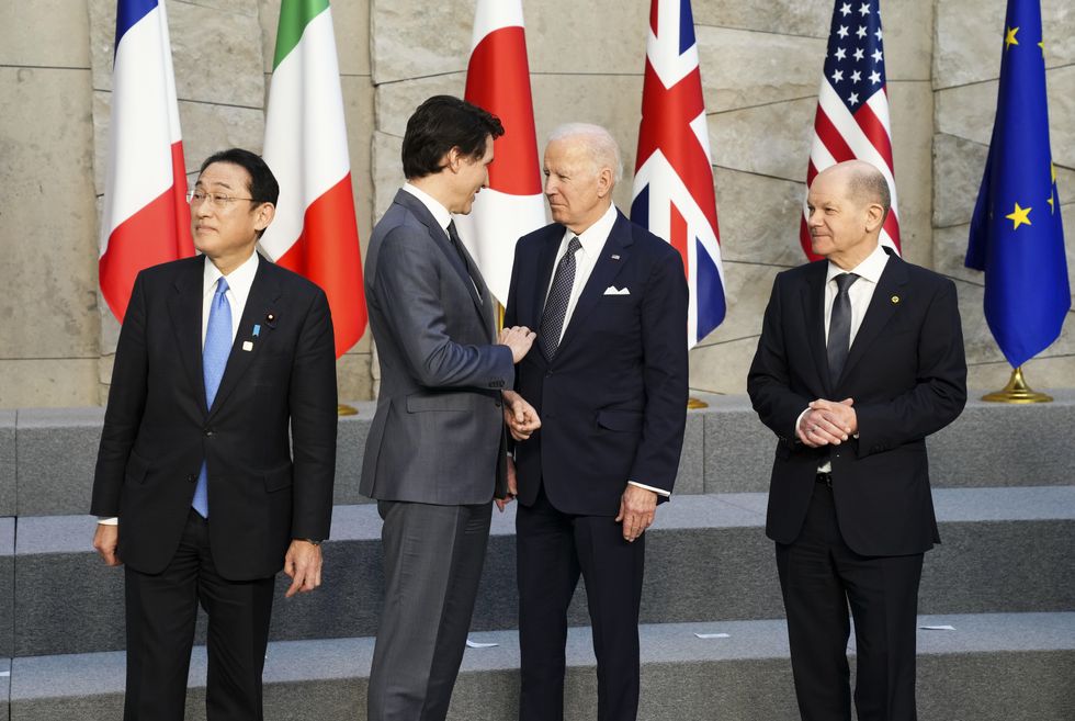 Photo of ​Prime Minister Justin Trudeau and U.S. President Joe Biden , Japanese Prime Minister Fumio Kishida and German Chancellor Olaf Scholz at NATO headquarters in Belgium