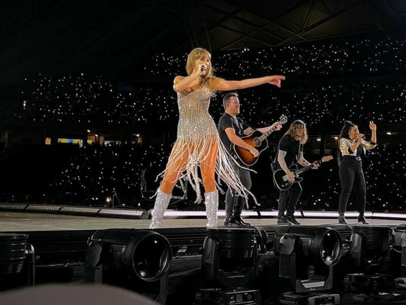 Photo of ​Taylor Swift performing at Singapore's National Stadium