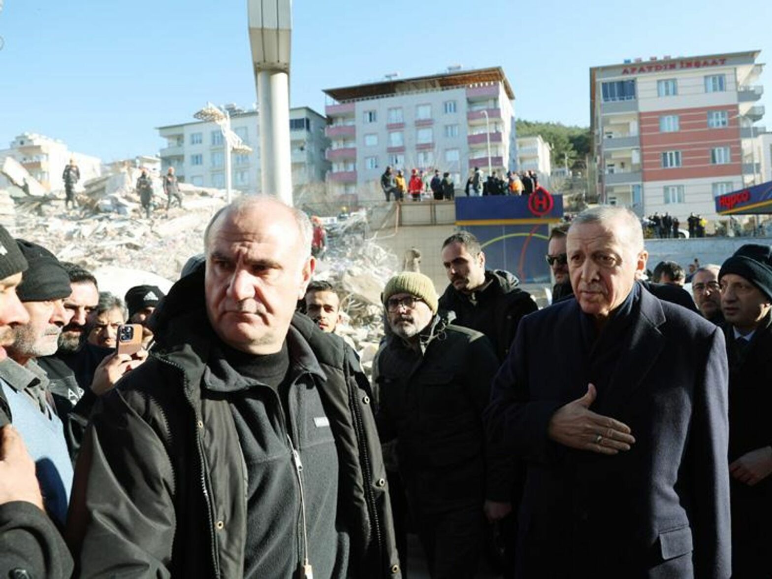 photo of Erdogan at the earthquake site