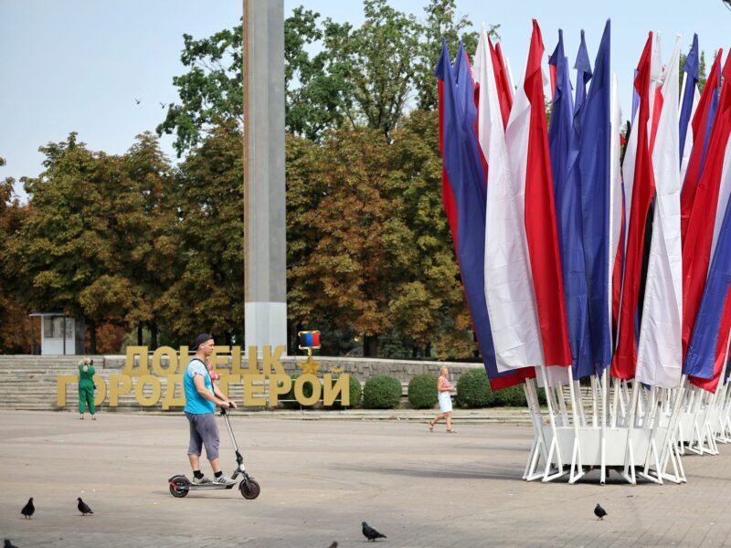 Photo of flags in Donetsk