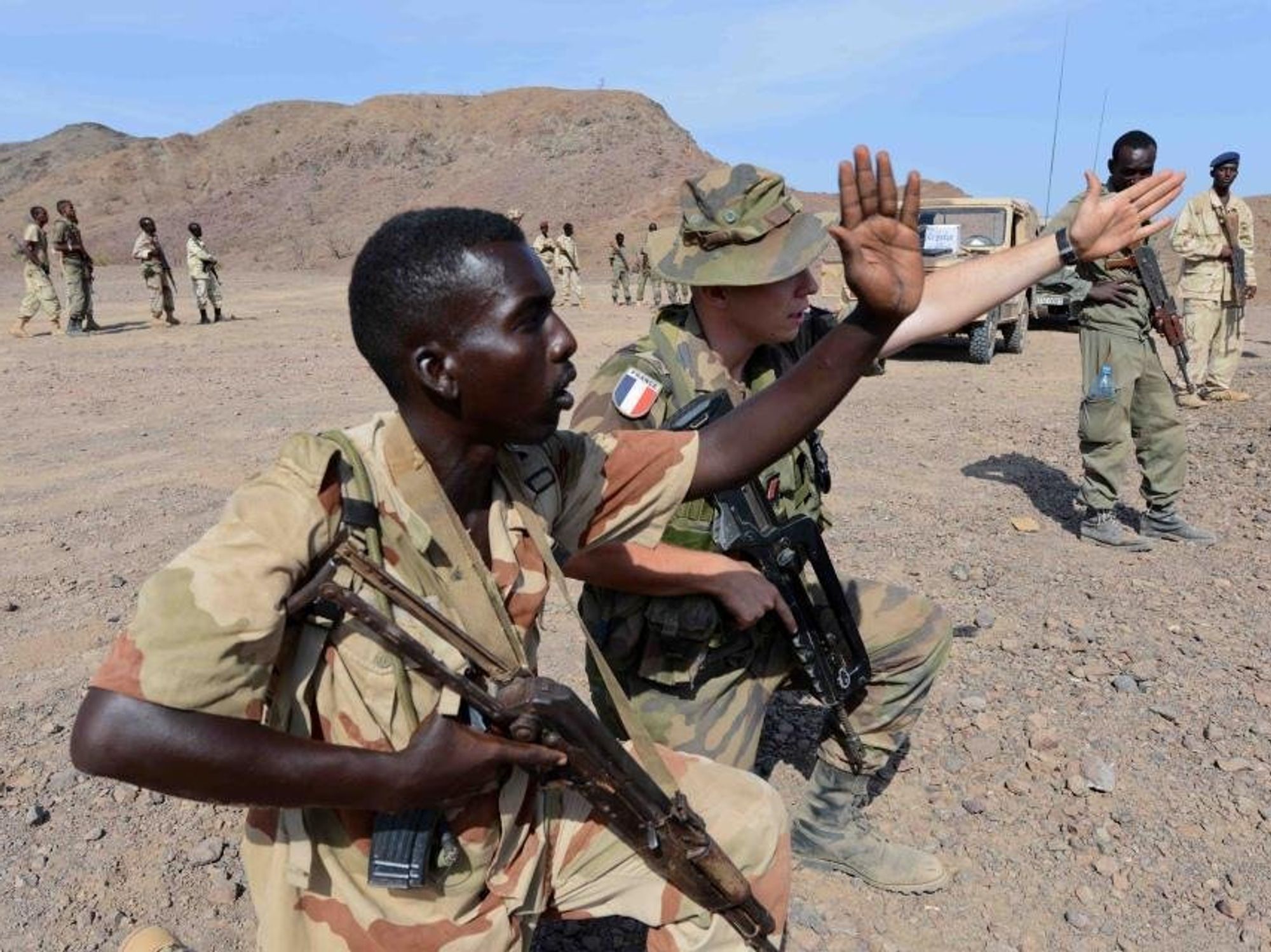 Photo of French and Djibouti soldiers participating in a joint military exercice in Djibouti