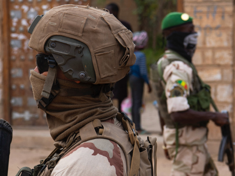 Photo of French and Malian soldiers operating in Mali